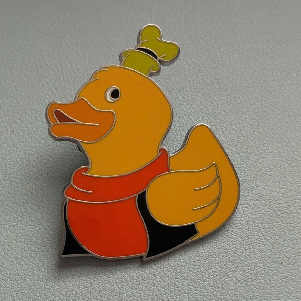 Disney duck pin goofy